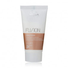 The intensive restoring Wella Professionals Fusion Intensive Repair Conditioner hair conditioner, 30 ml