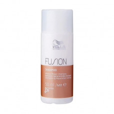 The intensive restoring shampoo for hair of Wella Professionals Fusion Intensive Repair Shampoo, 50 ml