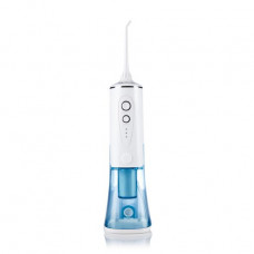 Irrigator for an oral cavity