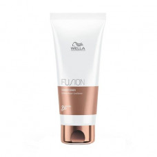 The Wella Professionals Fusion Intense Repair Conditioner conditioner for an intensive hair recovery, 200 ml