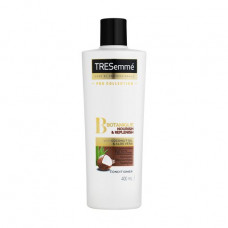 The Moisturizing hair conditioner TRESemme Botanique Nourish & Replenish Conditioner, with extracts of a coco and aloe belief, 400 ml