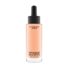The matting liquid foundation for the person M.A.C Studio Waterweight Foundation SPF 30, NW18, 30 ml