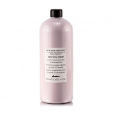 The soft Davines Your Hair Assistant Prep Mild Cream conditioner for preparation of hair for laying, 900 ml