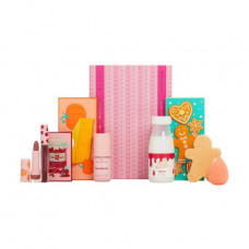Set for a make-up and care for skin of I Heart Revolution Tasty Christmas Hamper, 10 units