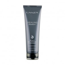 The cleaning shampoo for hair and head skin of L'anza Healing Remedy Scalp Balancing Cleanser restores balance, 266 ml