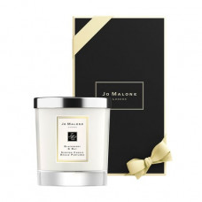 The perfumed candle of Jo Malone Blackberry & Bay Candle, 200 g