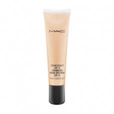 The moisturizing liquid foundation for the person M.A.C Studio Sculpt Foundation SPF 15, NC25, 40 ml