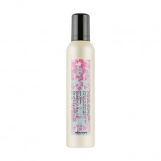 The moisturizing elastic accurately outlined curl Davines More Inside Curl Moisturizing Mousse mousse, 250 ml